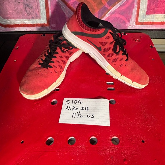 Nike SB Men's Red and Black Athletic Shoes - Picture 10 of 10